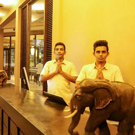 Hotel Oak Ray Wild Yala Tissamaharama Esterno foto