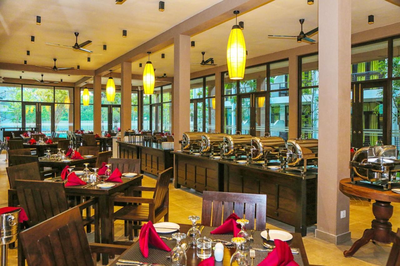 Hotel Oak Ray Wild Yala Tissamaharama Esterno foto