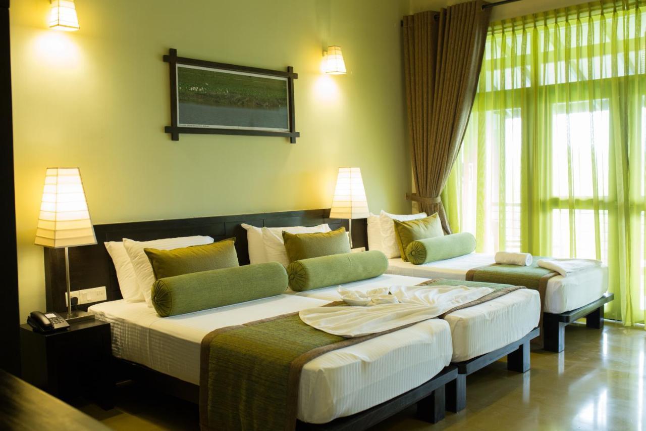 Hotel Oak Ray Wild Yala Tissamaharama Esterno foto